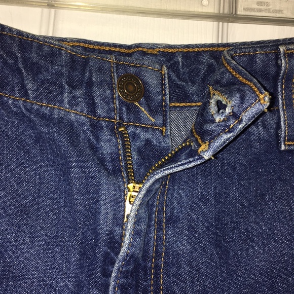 Vintage 90’s Levi’s shorts - Picture 4 of 6
